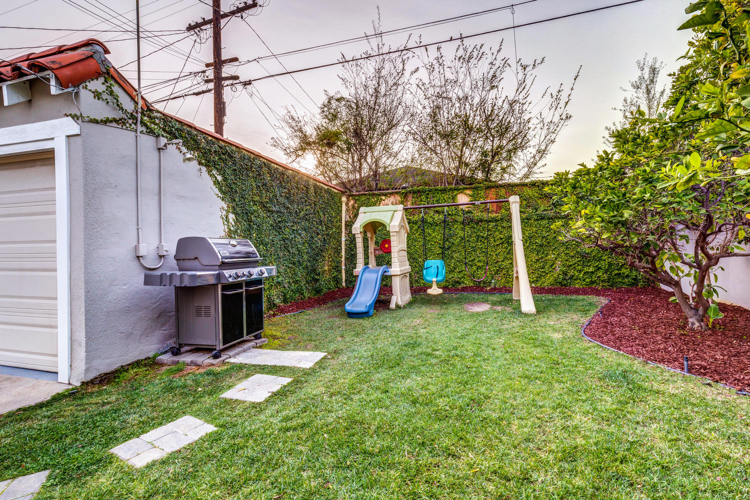 1725 S Garth Ave Los Angeles-large-027-29-ThoTif0012Upload27-1500x1000-72dpi.jpg