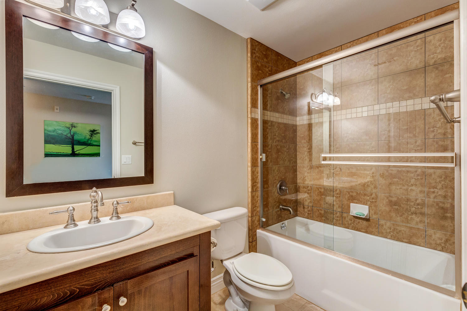 13200 Moorpark St Sherman Oaks-large-019-24-ThoTif0013Upload23-1500x1000-72dpi.jpg