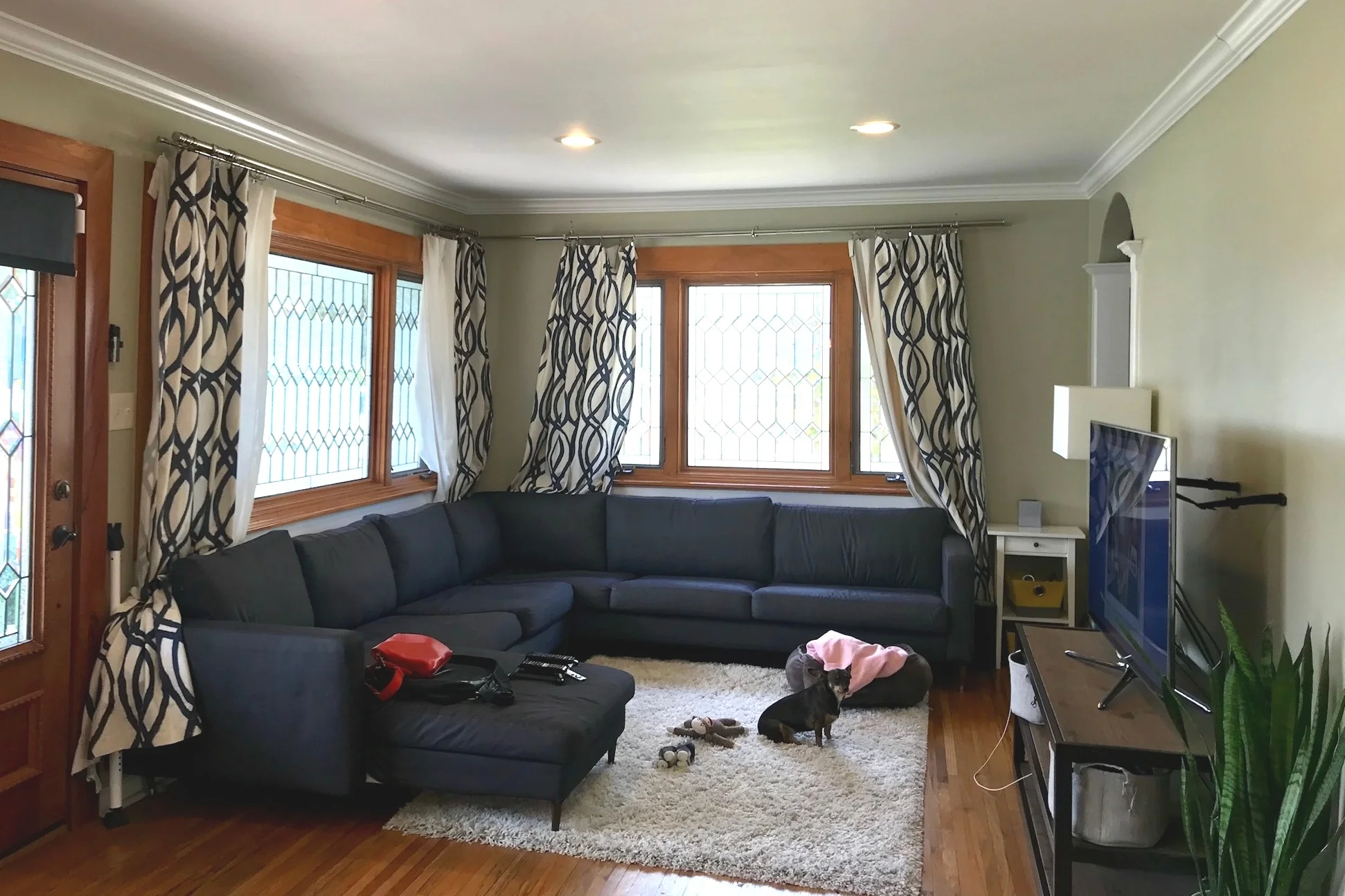 Furnishings can be great, but large pieces can make the space feel crowded.