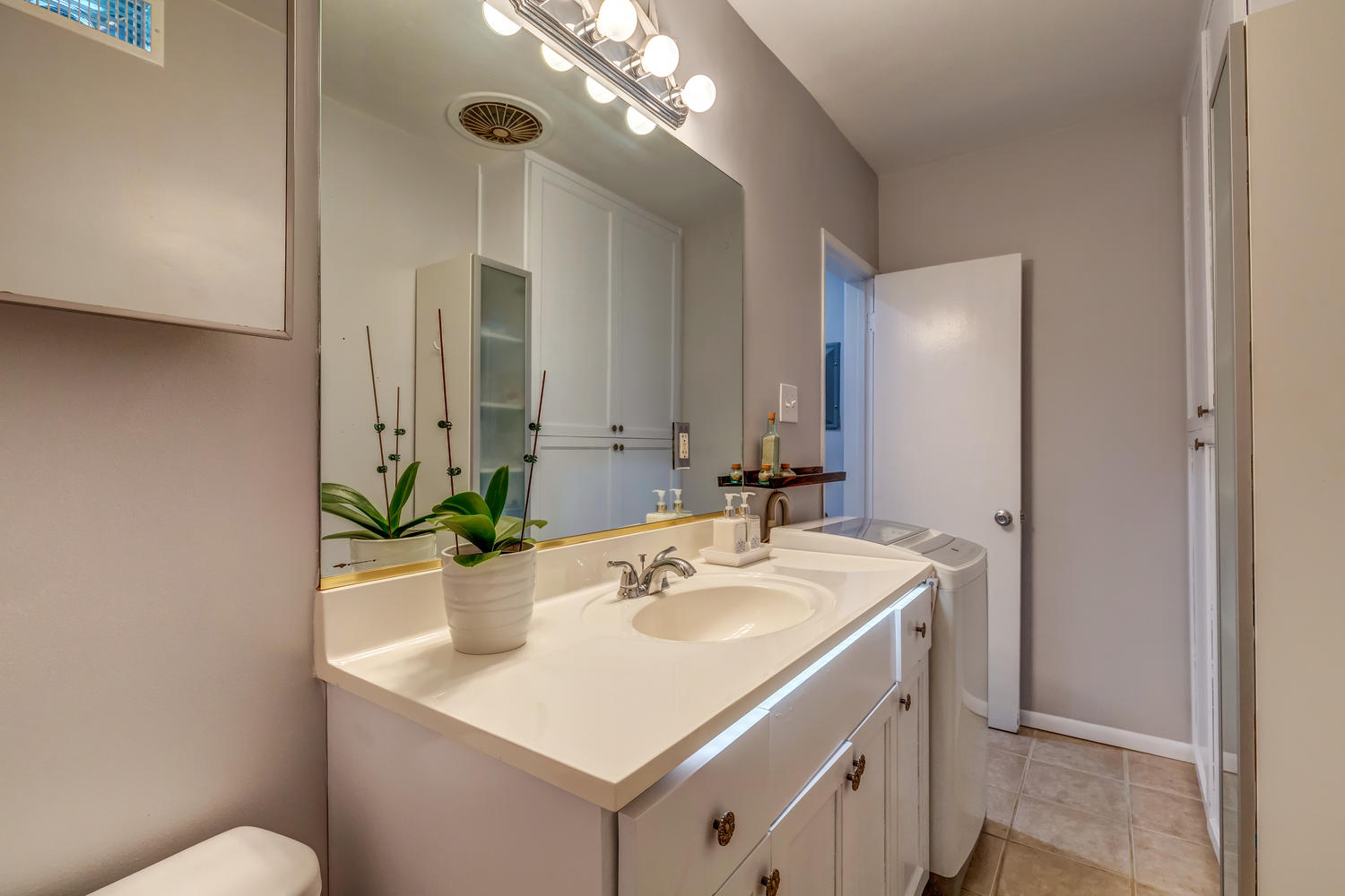 4431 Don Ricardo Dr Unit APT-large-010-005-ThoTif0016Upload05-1500x1000-72dpi.jpg