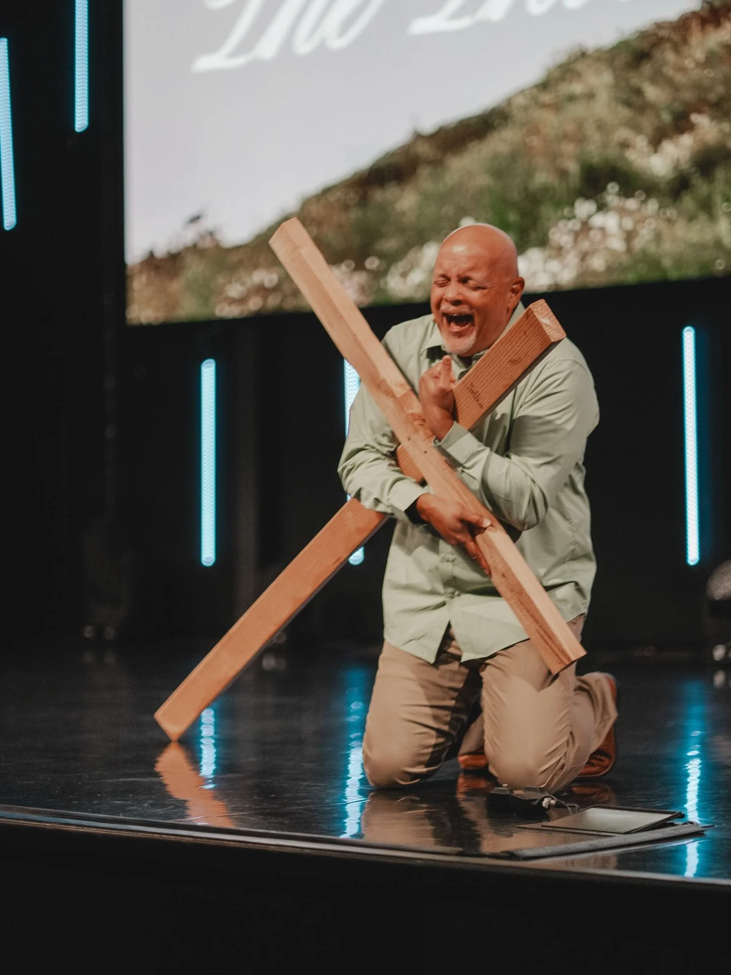 This world will never quench our thirst. Only Jesus will fulfill all our needs 🙌