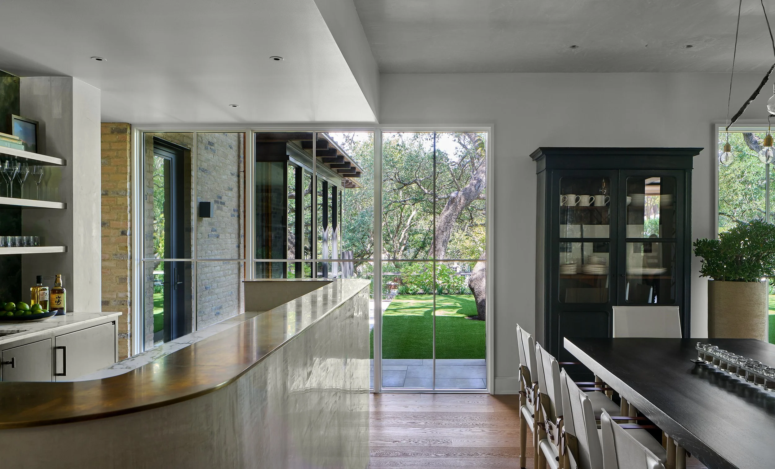 Dining Room_1-2610_200467.jpg