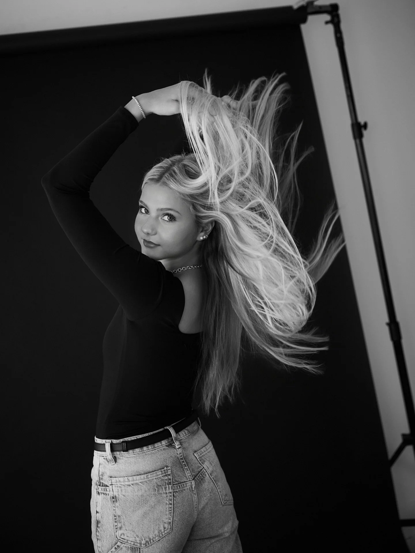 True beauty is:

Courage
The kindness from within
When you decide to be your true self
Kindness to everyone 
Strength 
Being your unapologetic self
How you treat others
Authentic
Confidence
How your heart beats for the people around you
Positive and 