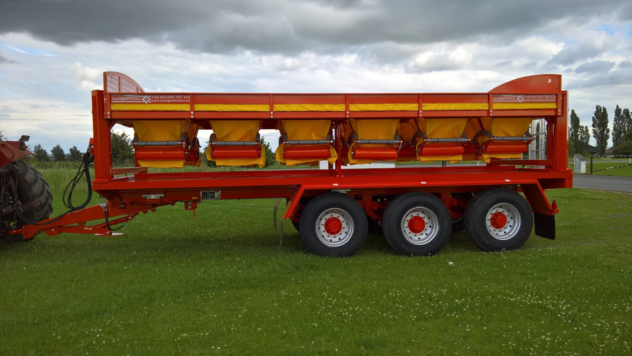 Pallett box filler on trailer 6.jpg