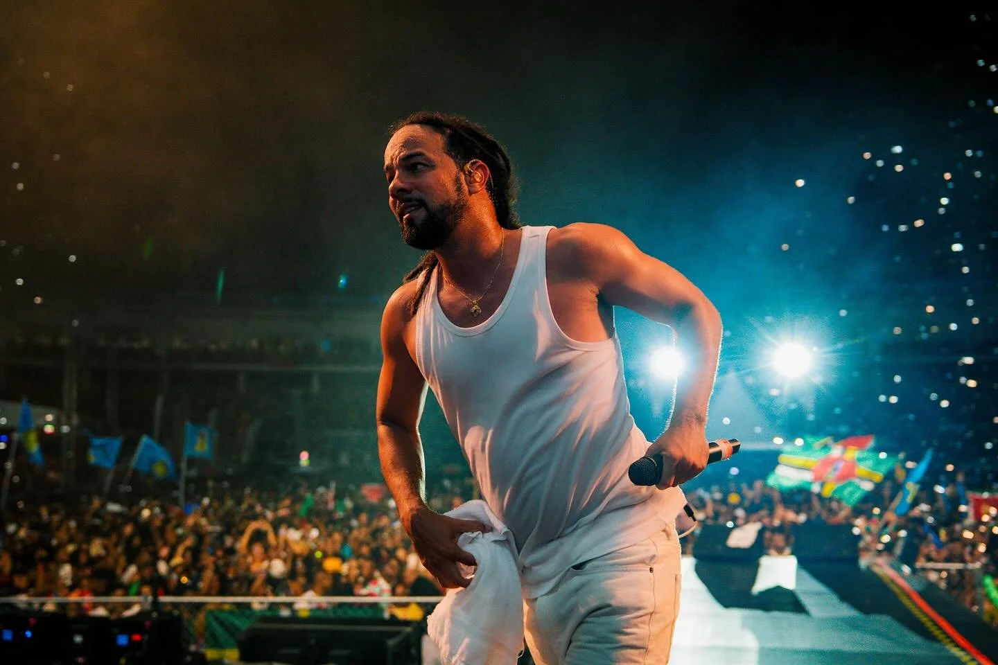 Oh Dominica 🇩🇲 the nature isle ! Such beauty😍 
Thank you for having us @dominica.festivals 🙏🏽 
Always a vibe when we link up 🔥 
@jono.hirst 📸