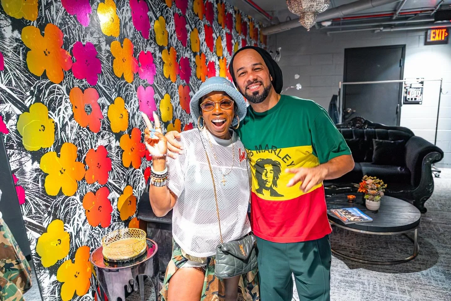 LA THANK YOU ❤️we made HISTORY Last night 🔥🔥🔥
Sold out @thebellwetherla and heat it up with SOCA 🔥🔥
Big love to @estelledarlings for passing through 🙏🏽 
@danashayegan 🙏🏽 good seeing you bro 
@generalzooz 🙏🏽 great link up ! 
Thank you @wear