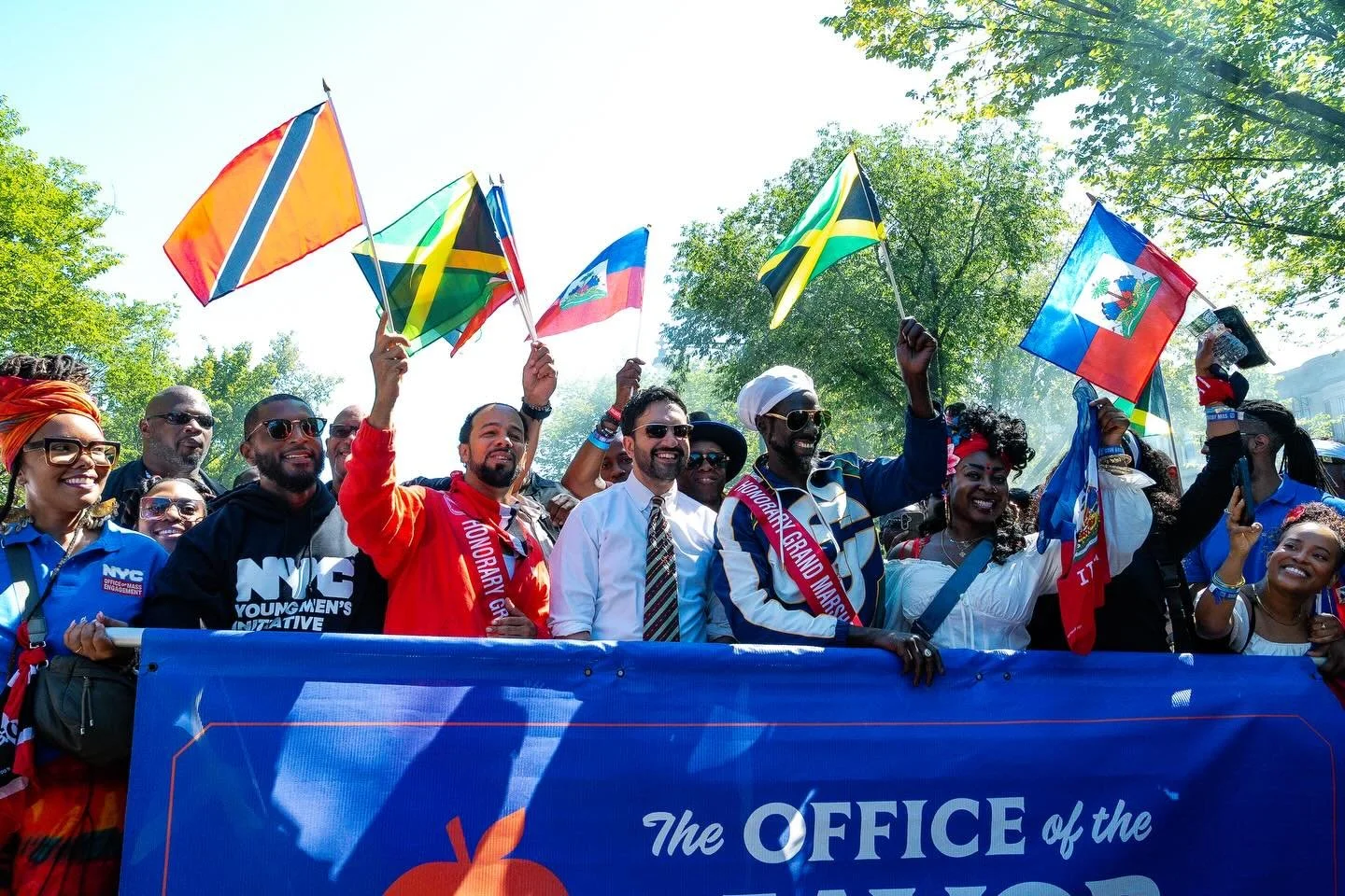 Happy 59th West Indian Labor Day Parade NYC🗽🎇 !!!!!!!!
🇹🇹🇯🇲🇬🇩🇬🇾🇦🇬🇦🇼🇧🇸🇧🇧🇧🇿🇧🇲🇩🇲🇩🇴🇭🇹🇵🇷🇰🇳🇸🇷🇱🇨🇸🇭🇻🇨
It was honor being the Grand Marshal alongside the legendary @bujubanton and the Mayor @nycmayor as we celebrate our