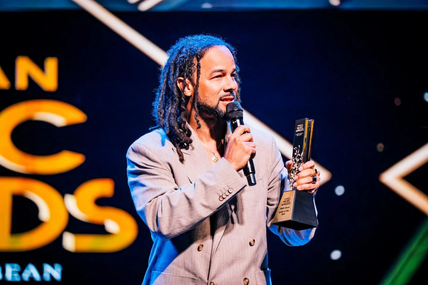 THANK YOU @caribmusicawards for the honour 🙏🏽
#MaleSocaArtistoftheYear 🏆🌟 
📸 @jono.hirst