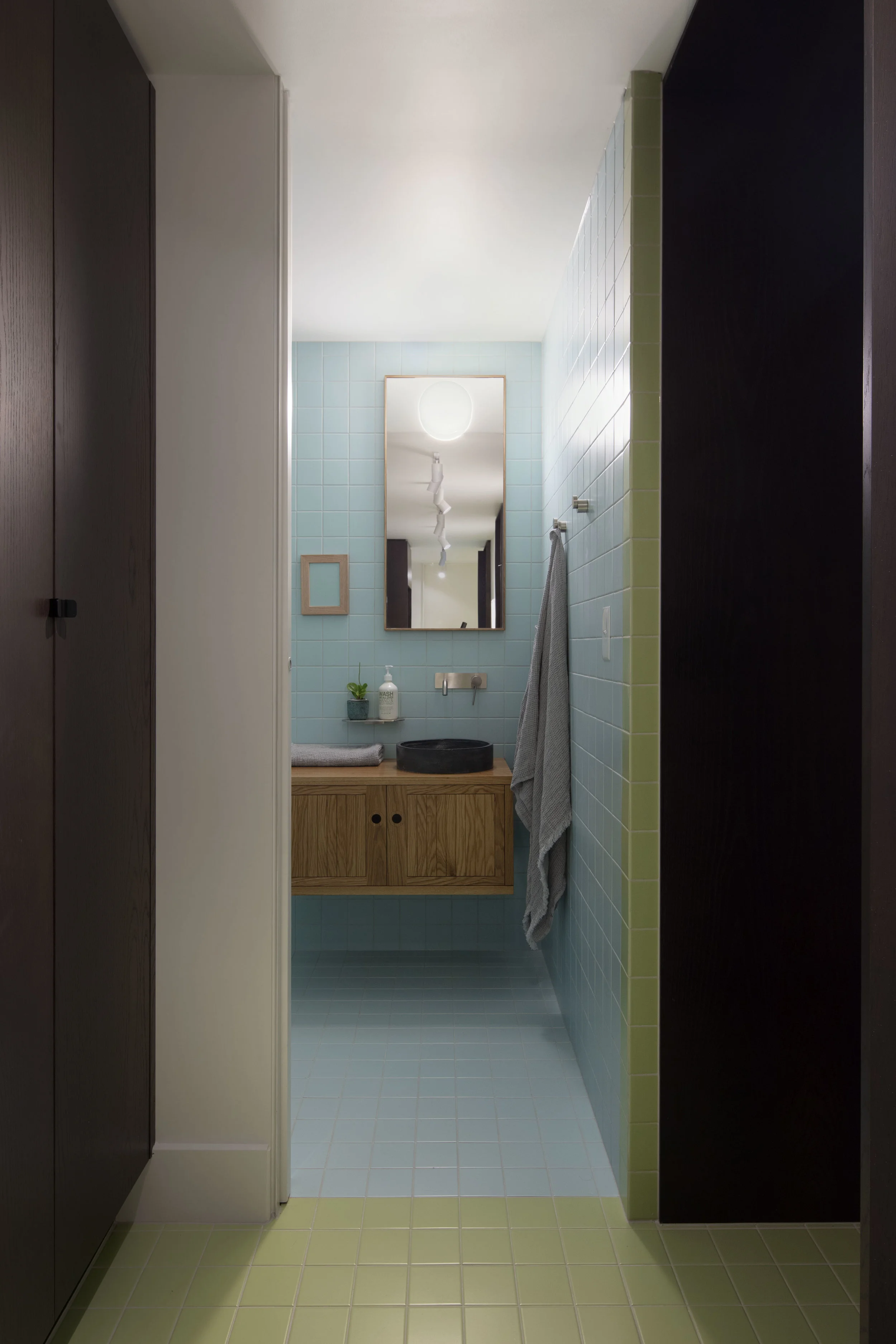 MANI-One Mani House-045_Int Colour-Blue Powder.jpg