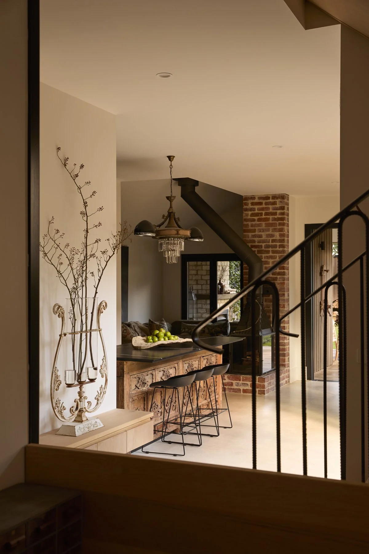 ManiArch_Elwood22301_Gemmola_LR.jpg