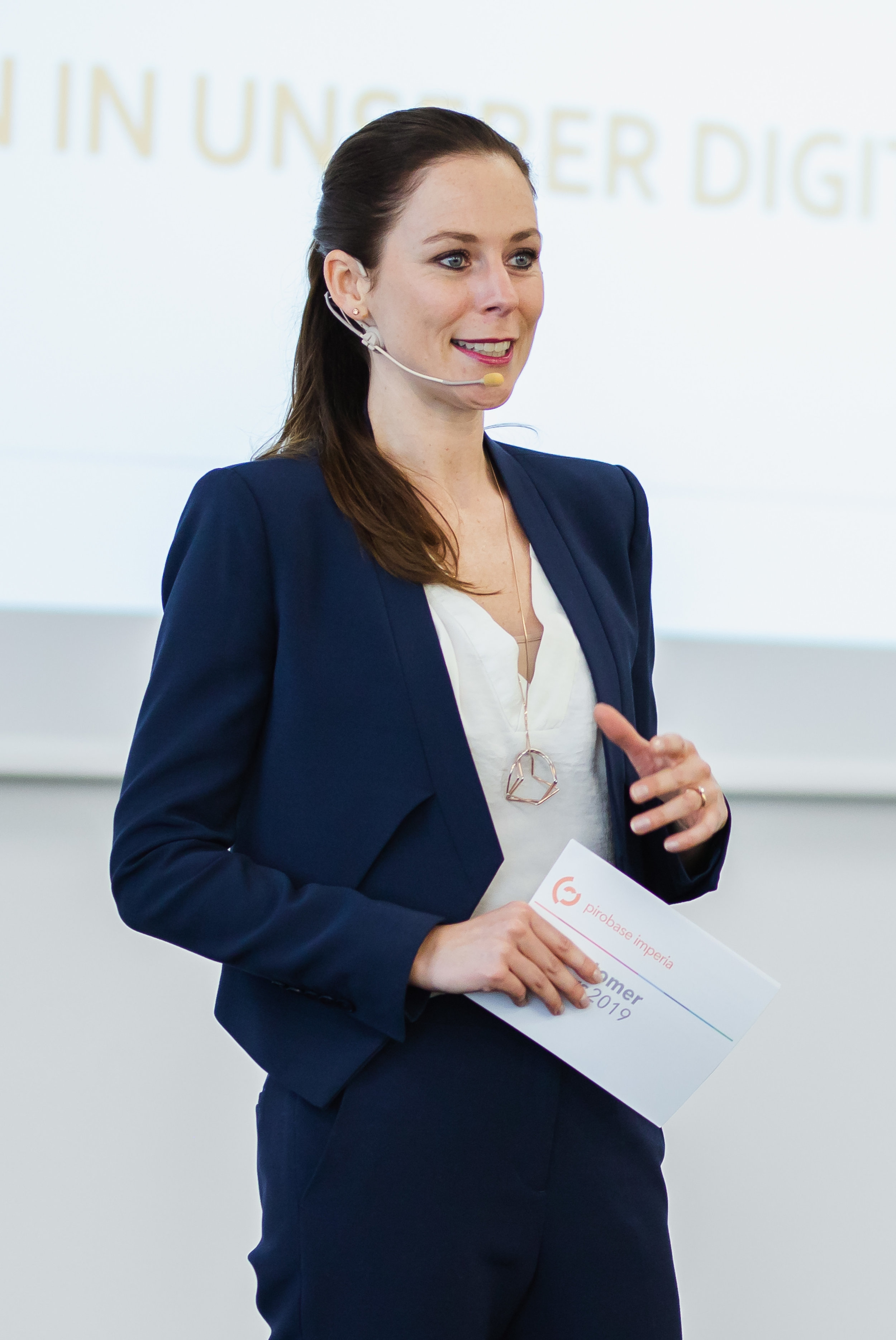 Customer Days 2019 - Fachmoderation Chérine De Bruijn