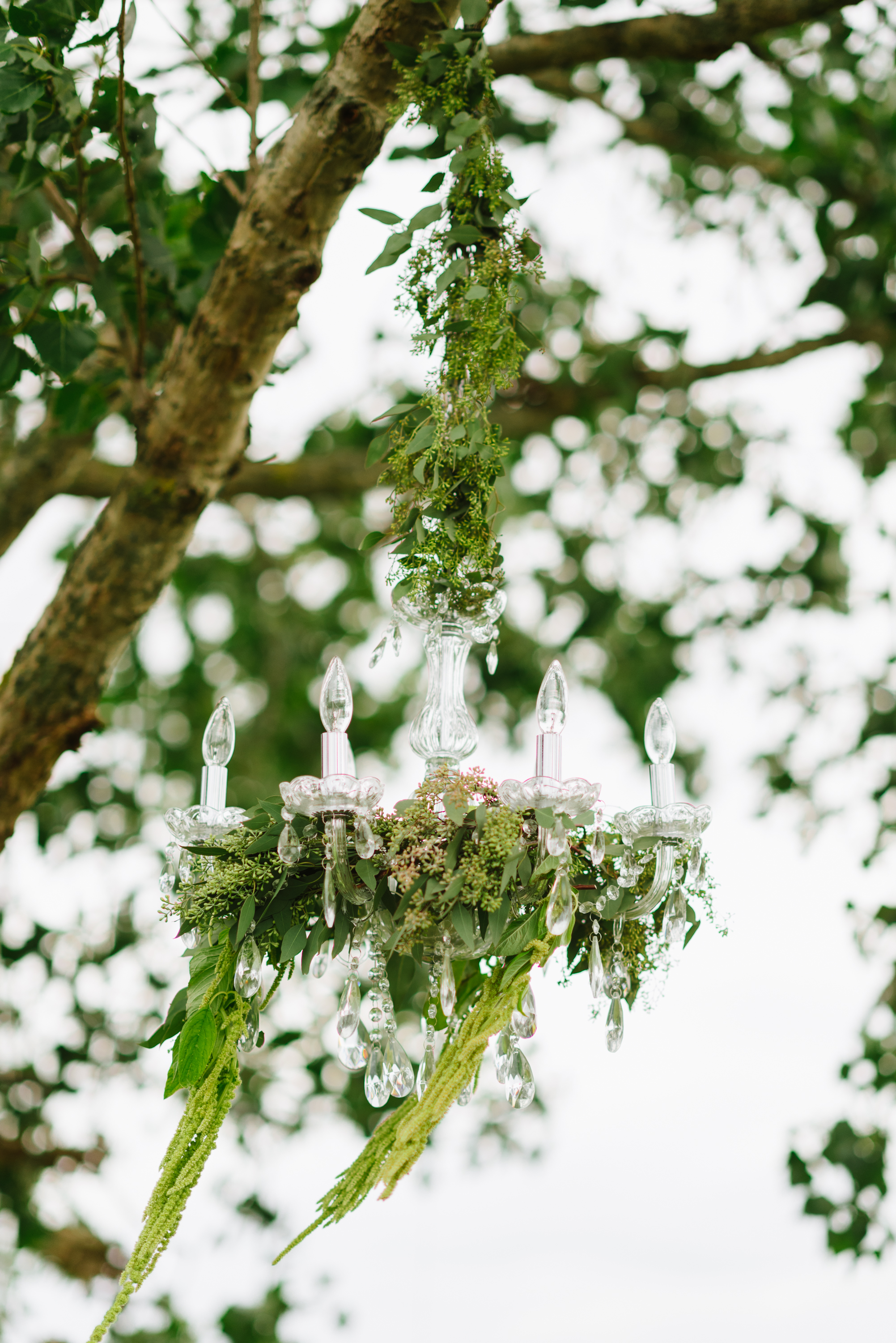 greenery-floral-chandelier-ceremony