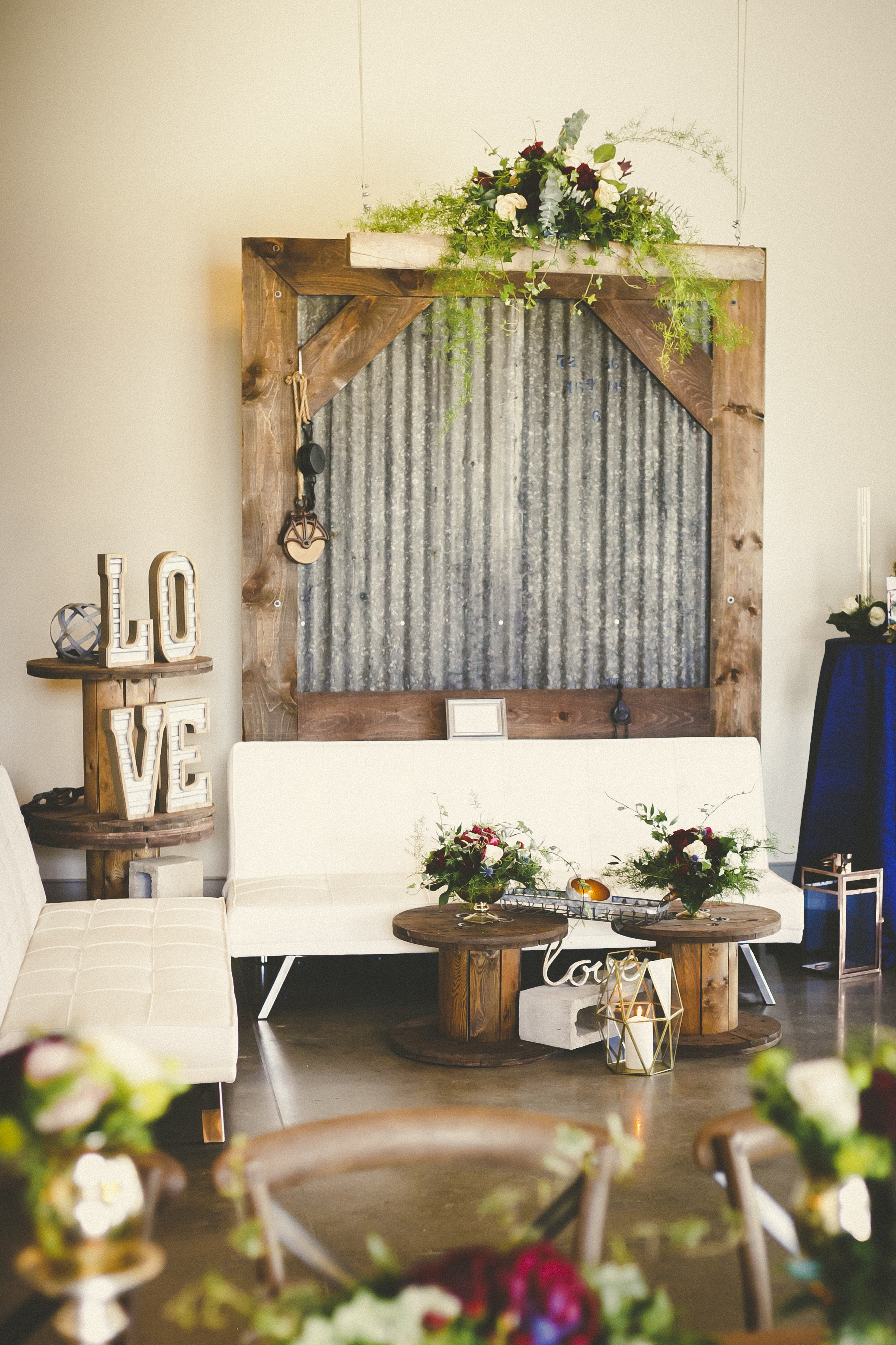 hanging-florals-rustic