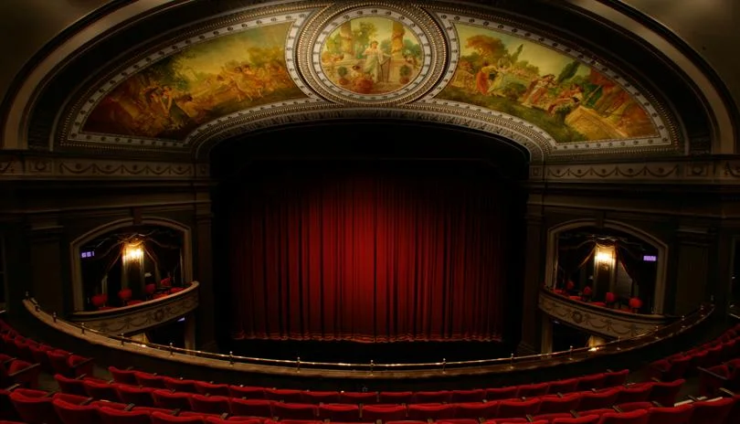 Wedding guests can spend their afternoon viewing a performance at The Grand Theatre, in the heart of downtown London. Photo Source: London Tourism .
