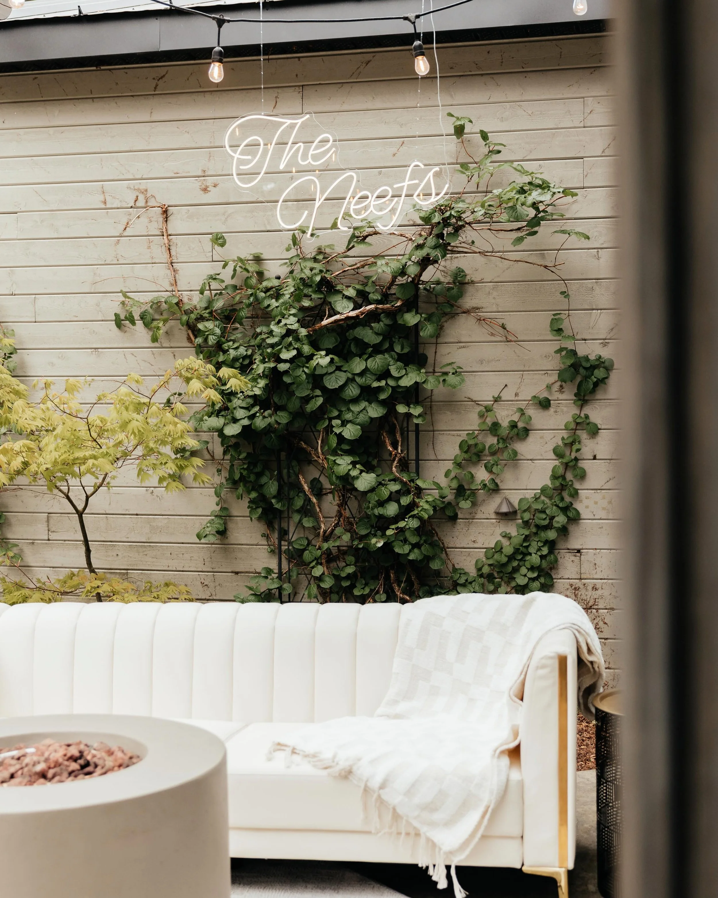 Give them a weekend to remember 🥂 Host your celebration on a Friday and extend the experience beyond a single day&mdash;make it a full weekend to celebrate with the people who matter most!

✨ The Savings: Save $1000 on the Venue Package Fee and $10 