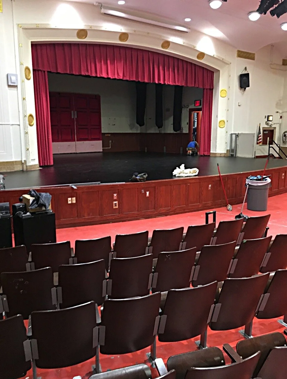 Commercial — Hall's Carpets Inc.