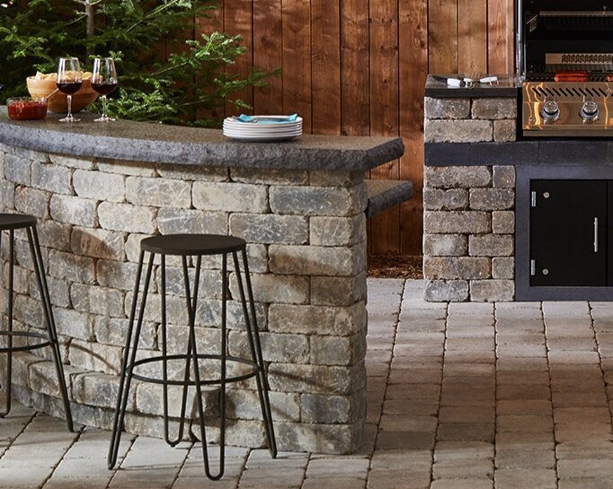 Quarry Stone Curved Bar