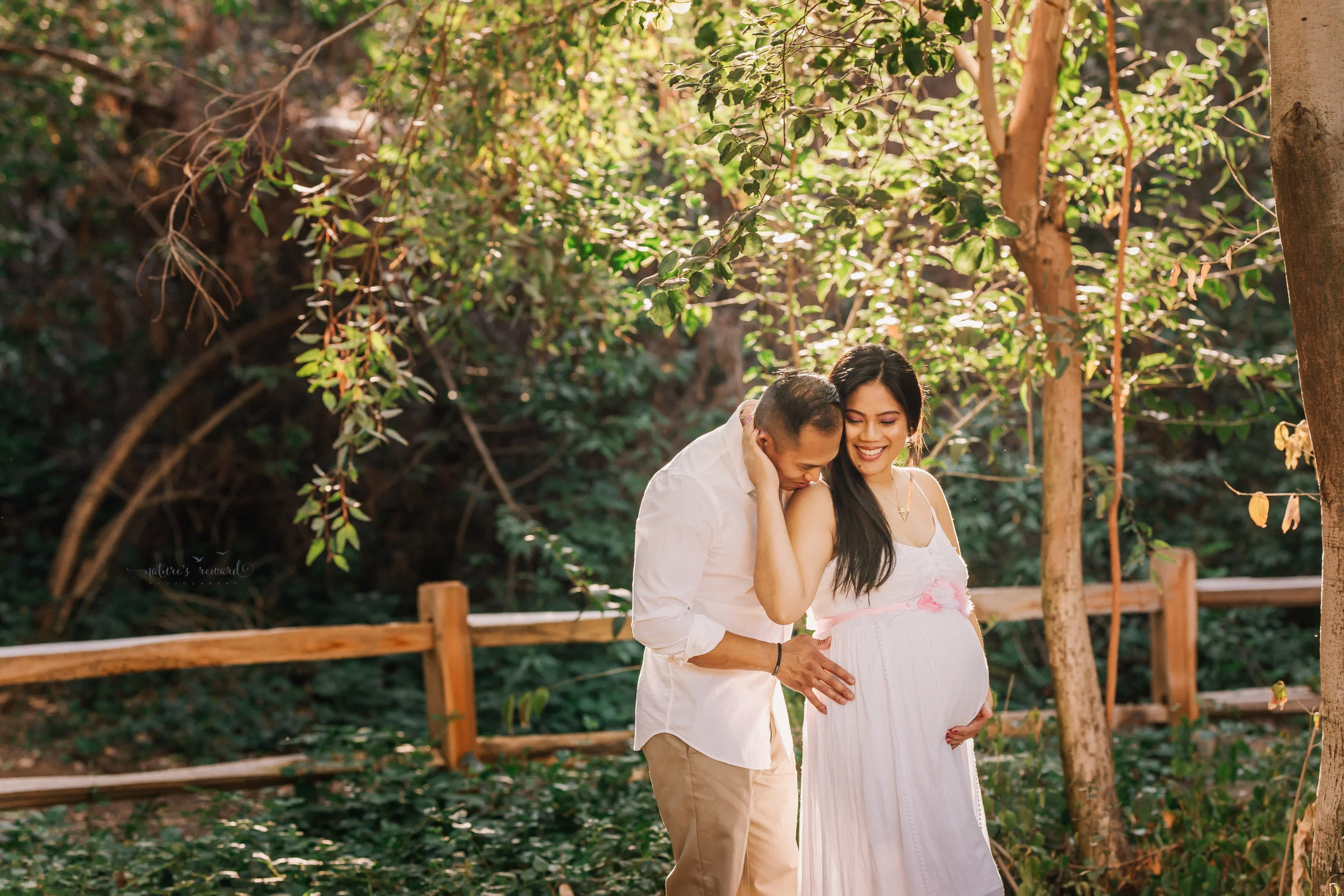 Lots of light in they lovely maternity portrait by Nature’s Reward Photography