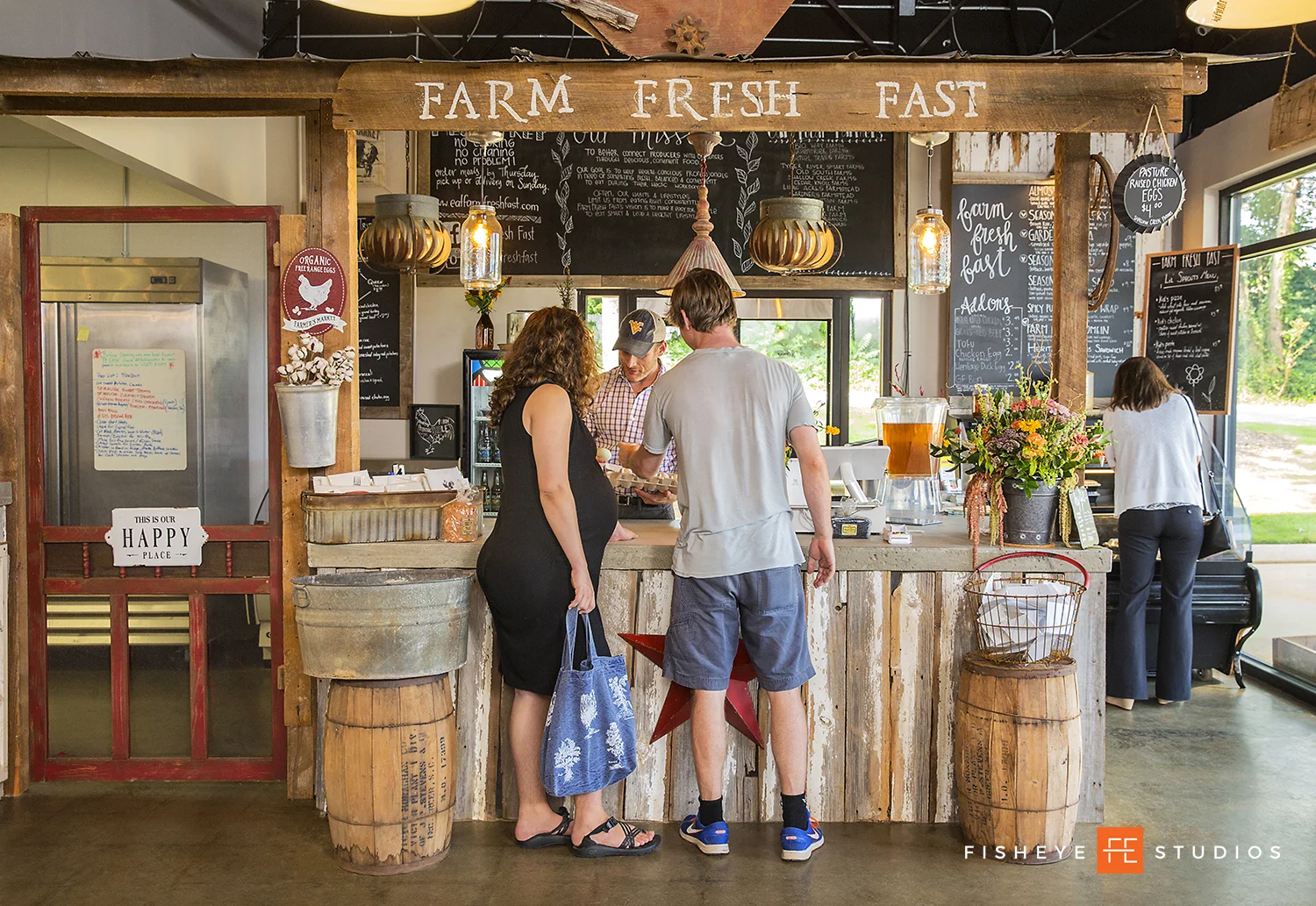 True to its name,  Farm Fresh Fast , is that and more. Serving a variety of vegan and vegetarian options to and for the community. Plus they love to switch things up with an ever rotating seasonal menu. 
