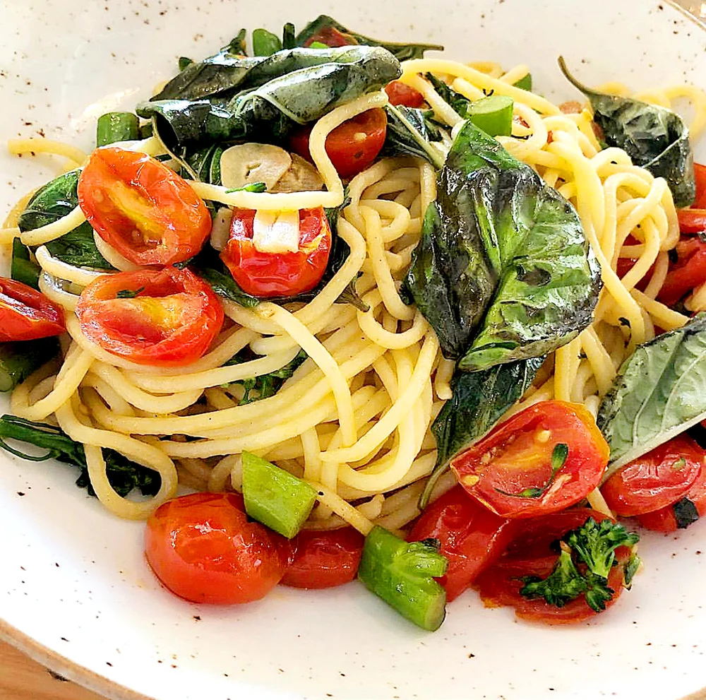   Jianna    (Image: Spaghetti TBG)  If you’re looking for a more upscale date night experience with your partner, Jianna is the way to go. This modern Italian eatery is both jaw-droppingly beautiful and has an equally impressive menu. Meat-eaters, we