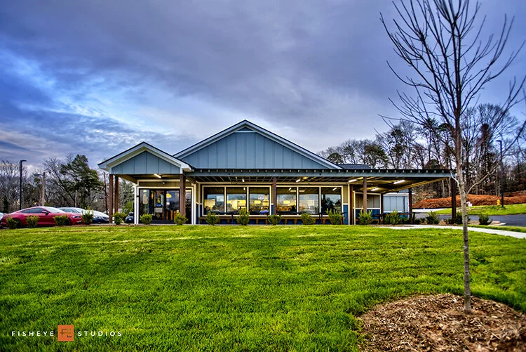 Myles Pizza is all about keeping it simple and fresh. Wholesome ingredients become “one” as in a marriage the likes of your grandparents’: the kind that is strong, simple, and solid. The flavor, texture, and temperature all work together to create t