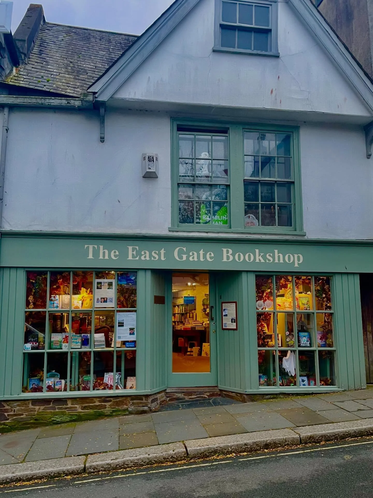 In celebrating some of the flippin&rsquo; gorgeous indie bookshops who stock my books - I had to start with @eastgatebookshop as they are very well-deservedly finalists for the Independent Bookshop of the year @thebritishbookawards 🥳 
📚&hearts;️✨
S