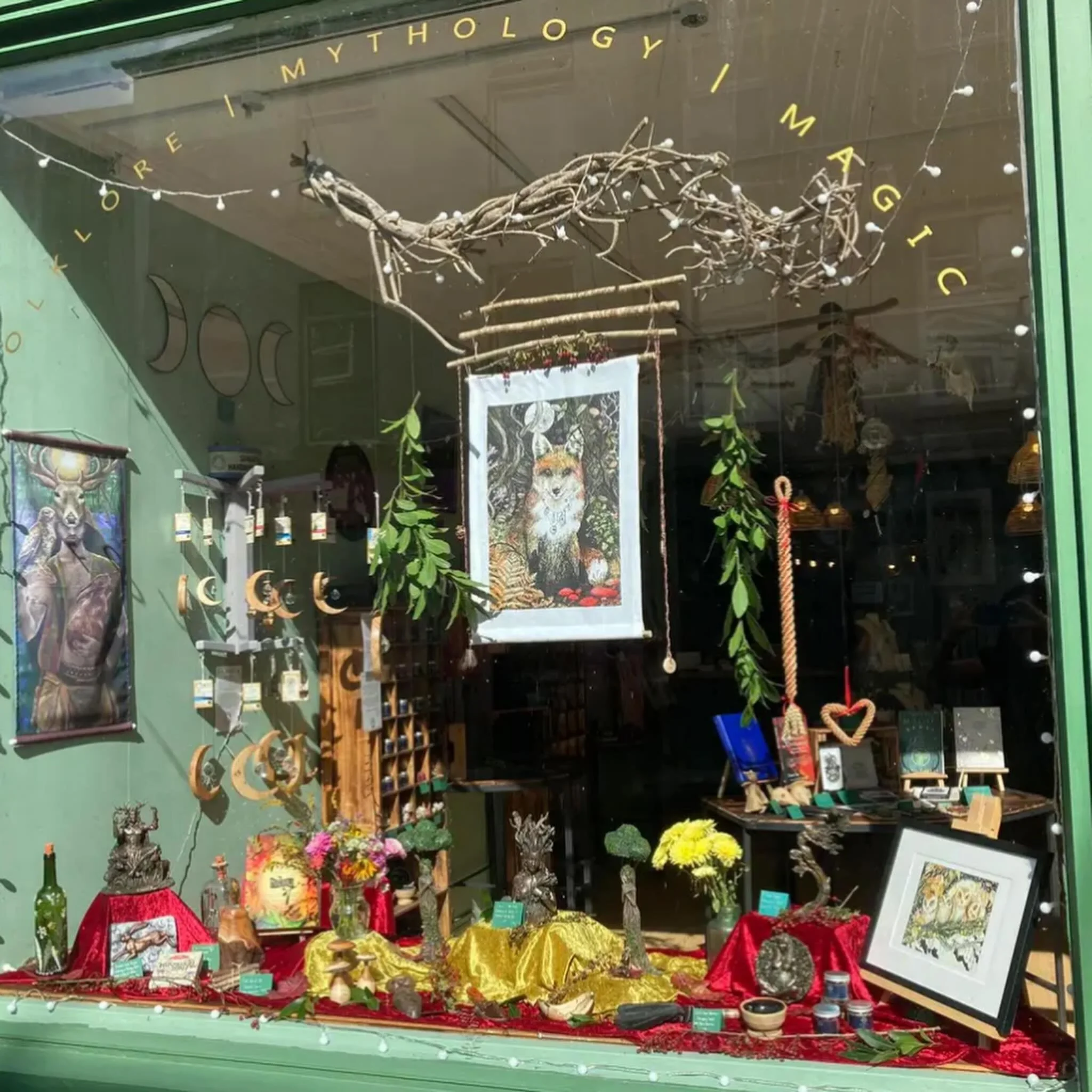 In continued celebration of some of the flippin&rsquo; gorgeous indie bookshops who stock my books and just a day late for #earthday - Welcome to Woodsman&rsquo;s Realm, 73 Bridge Street, Skibbereen, West Cork. A very special place that celebrates fo
