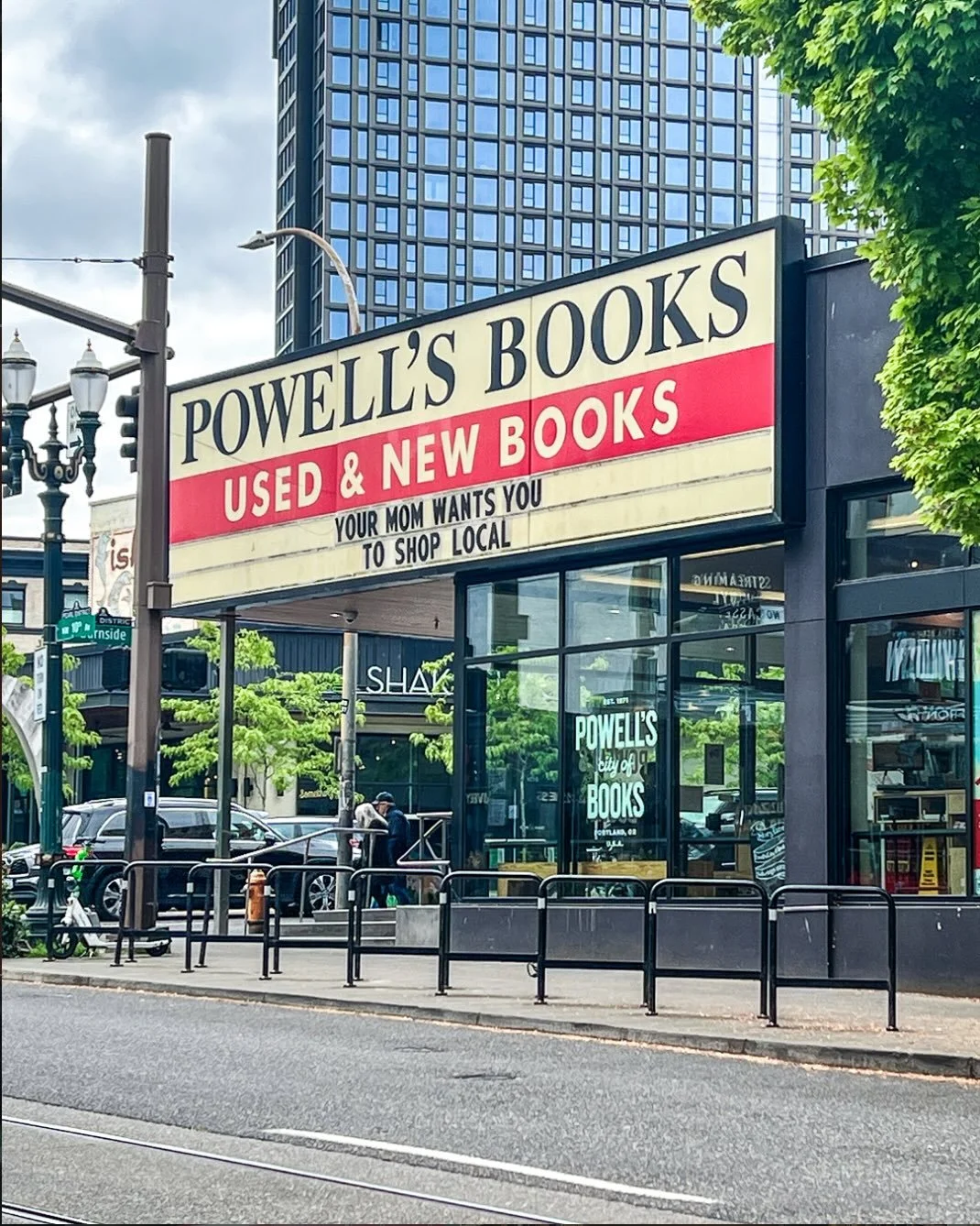 In&nbsp;continued celebration of some of the flippin&rsquo; gorgeous indie bookshops who stock my books &mdash; welcome to the big time! @powellsbooks is the world&rsquo;s largest independent bookstore. The&nbsp;famous flagship store, Powell&rsquo;s 