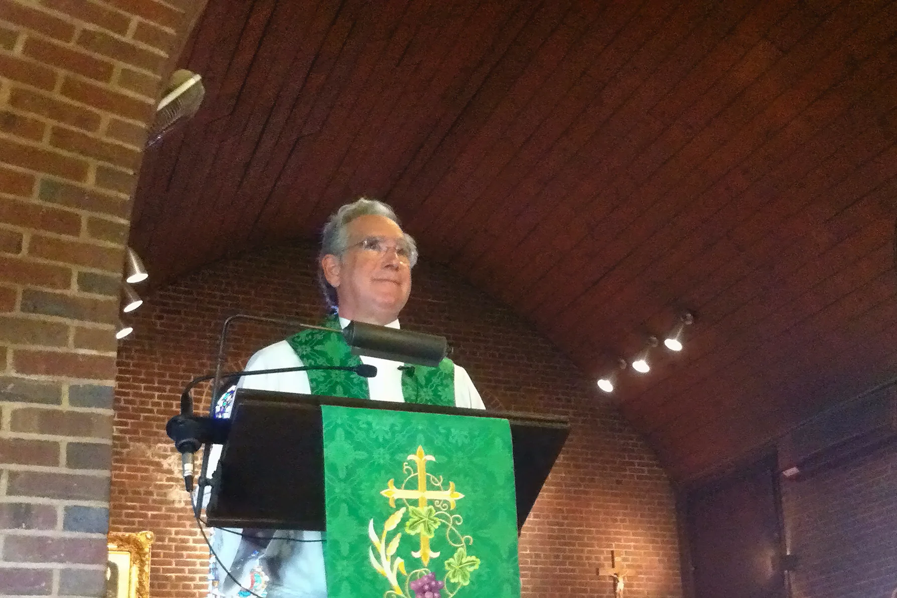 rector_in_pulpit_HDR.jpeg