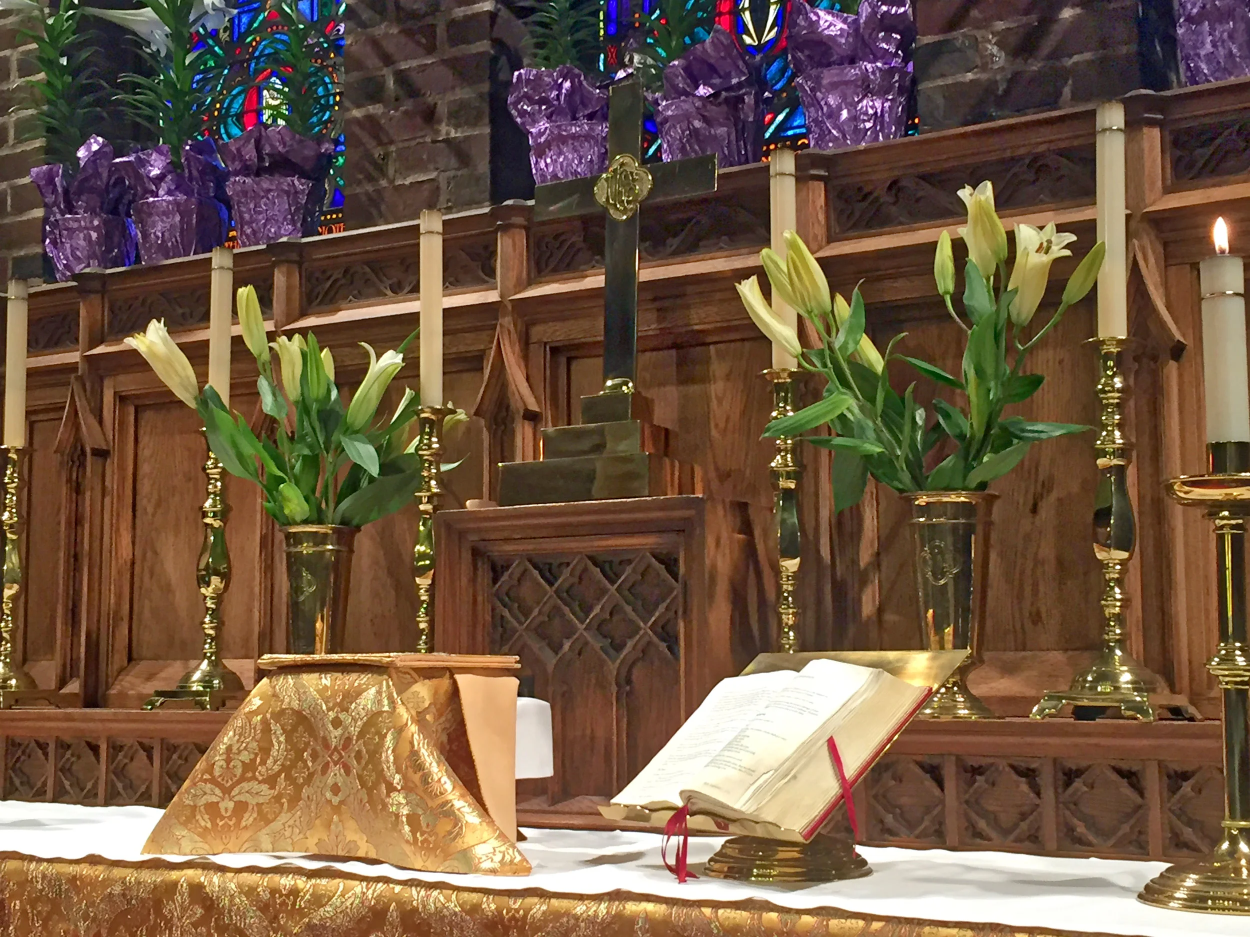 St. George's & St. Matthew's altar_HDR.jpeg