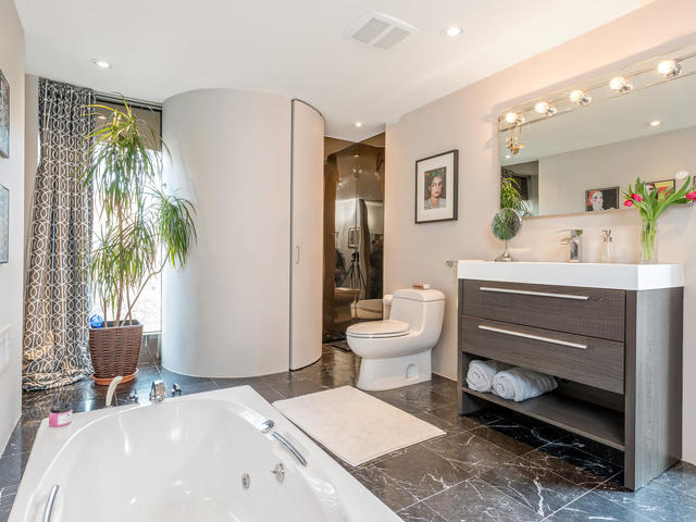 183 Seaton Street toronto ON-MLS_Size-022-22-Bathroom-640x480-72dpi.jpg