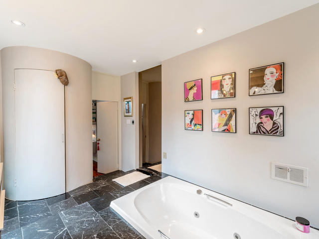 183 Seaton Street toronto ON-MLS_Size-025-25-Bathroom-640x480-72dpi.jpg