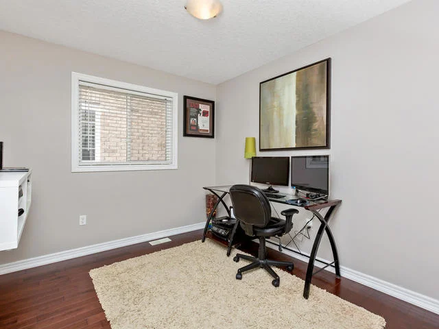 81 Soverigns Gate Barrie ON-MLS_Size-024-13-Bedroom-640x480-72dpi.jpg