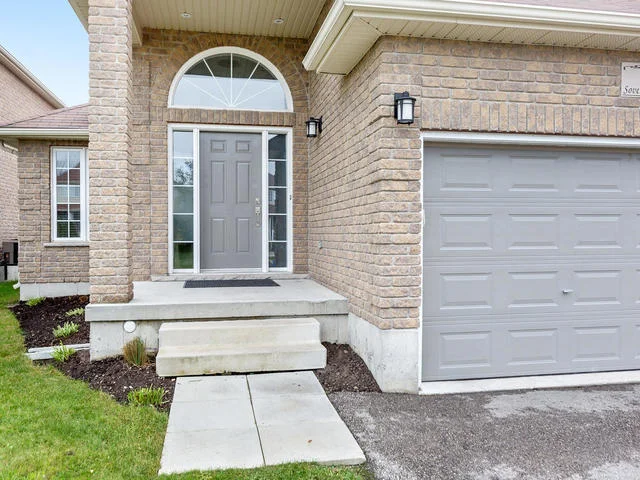 81 Soverigns Gate Barrie ON-MLS_Size-031-34-Exterior-640x480-72dpi.jpg