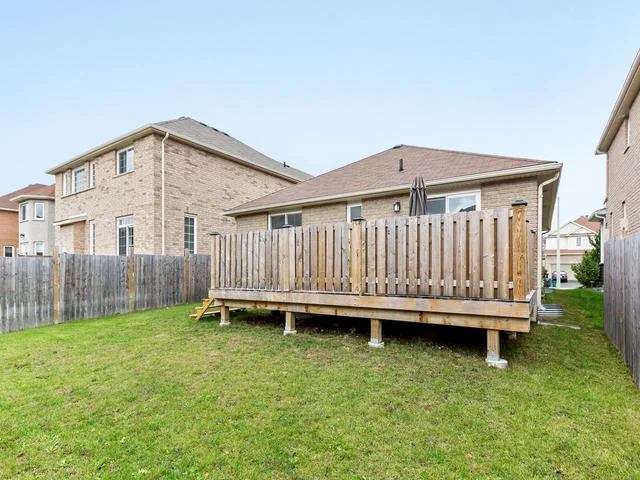 81 Soverigns Gate Barrie ON-MLS_Size-032-30-Exterior-640x480-72dpi.jpg