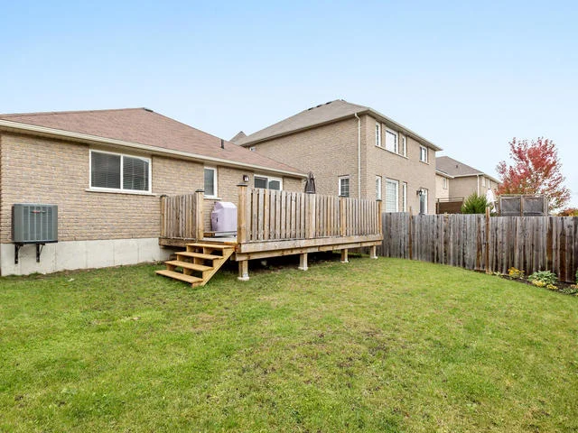 81 Soverigns Gate Barrie ON-MLS_Size-033-37-Exterior-640x480-72dpi.jpg