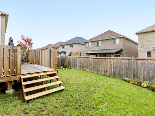 81 Soverigns Gate Barrie ON-MLS_Size-034-26-Exterior-640x480-72dpi.jpg