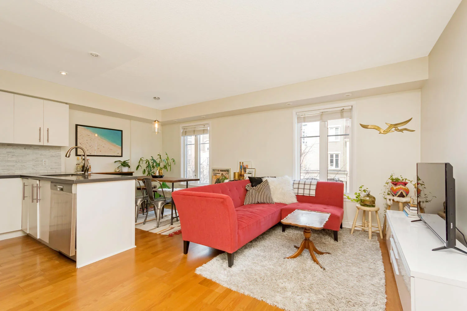 54 East Liberty 1034 Toronto-large-005-8-Living Room-1500x1000-72dpi.jpg