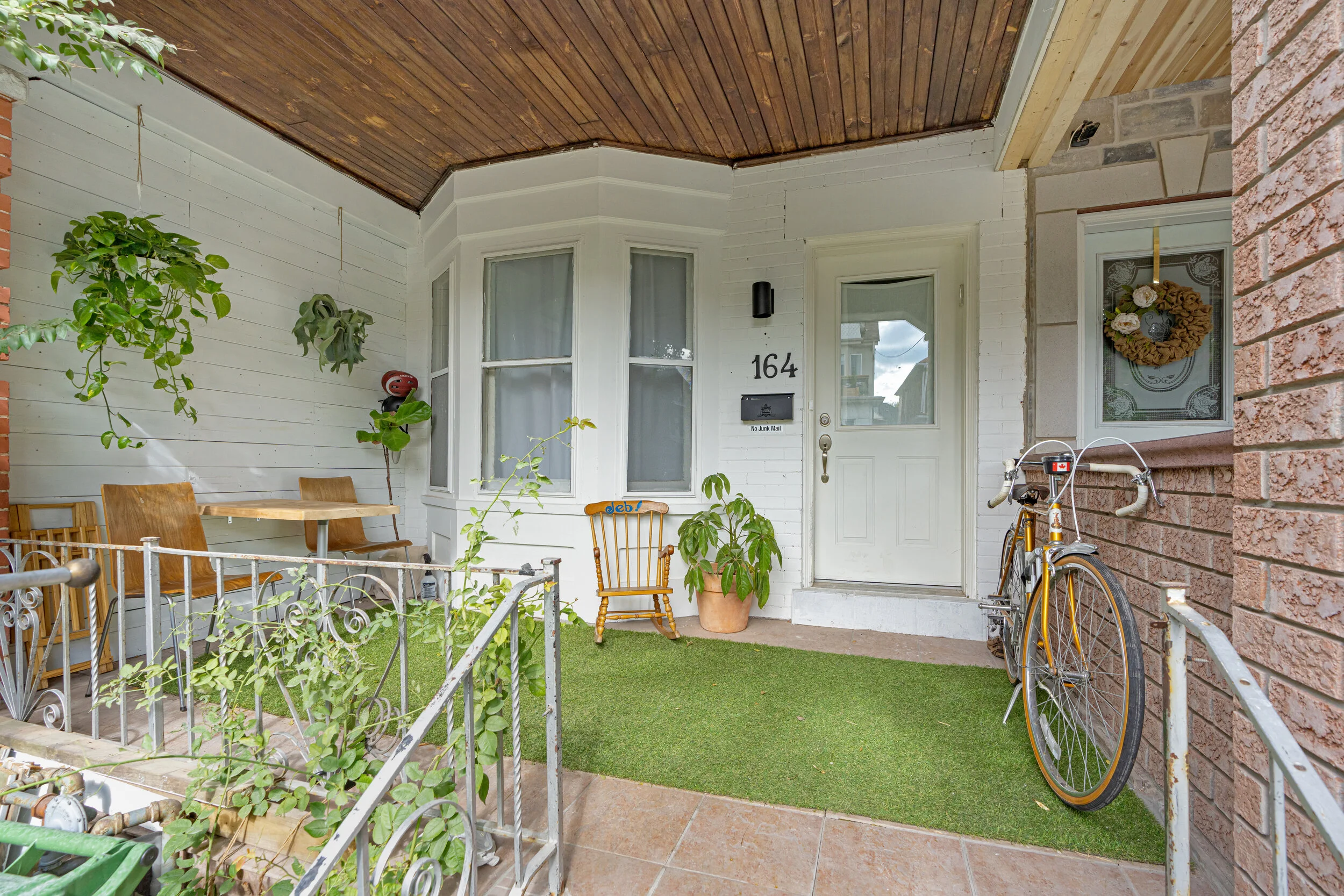 164 Essex Street Toronto ON-print-003-033-Porch-4200x2800-300dpi.jpg