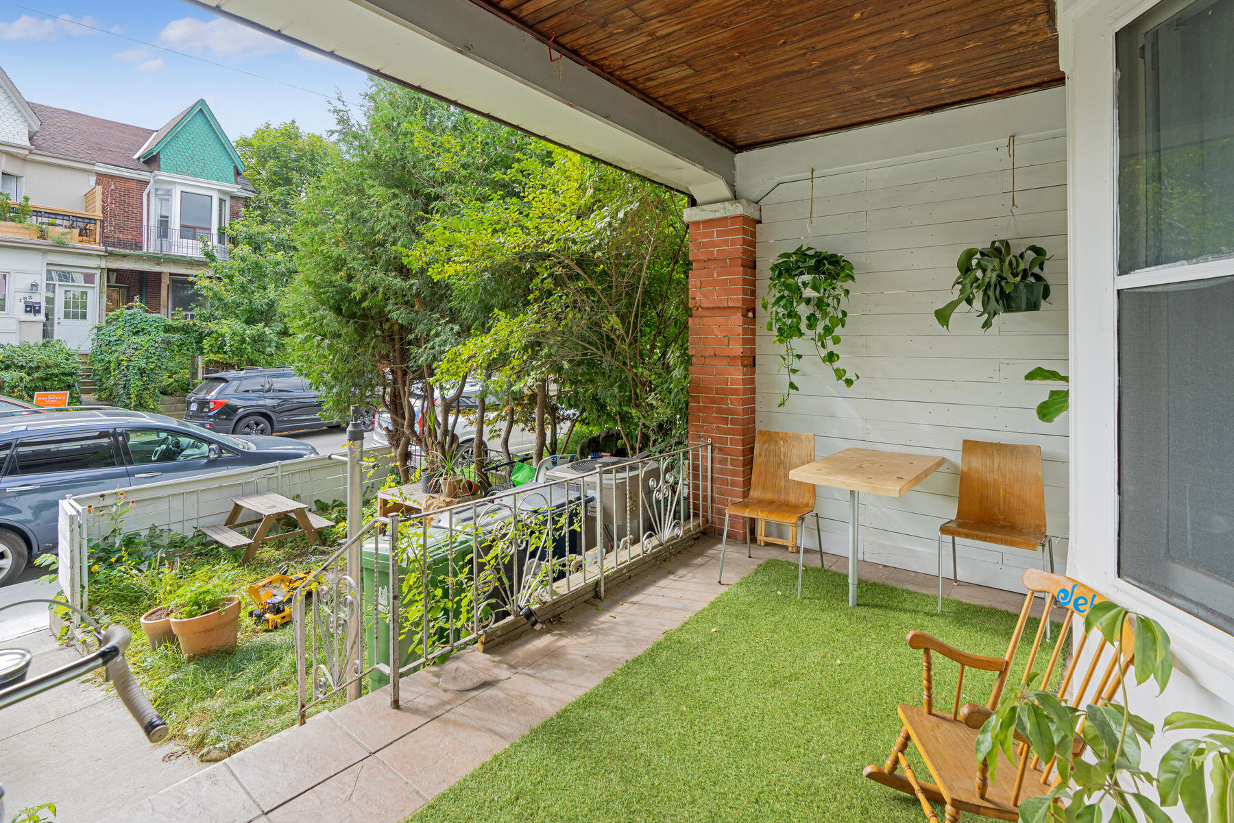 164 Essex Street Toronto ON-002-032-Porch-MLS_Size 1.jpg