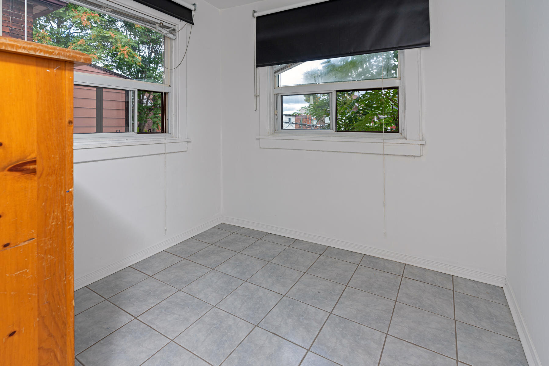 164 Essex Street Toronto ON-025-007-Sitting Room-MLS_Size.jpg