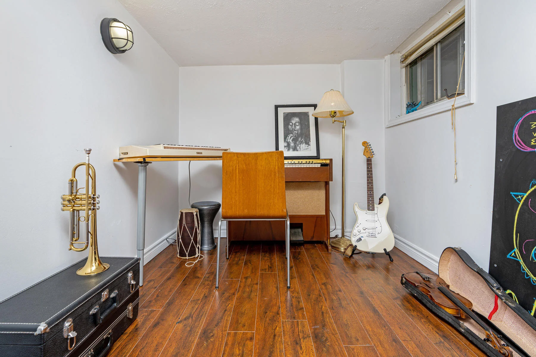 164 Essex Street Toronto ON-027-004-Bedroom-MLS_Size.jpg