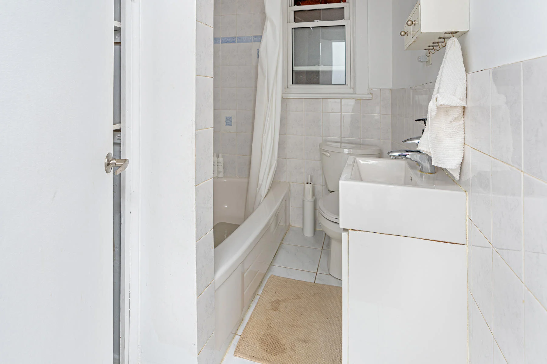 164 Essex Street Toronto ON-032-039-Bathroom-MLS_Size.jpg