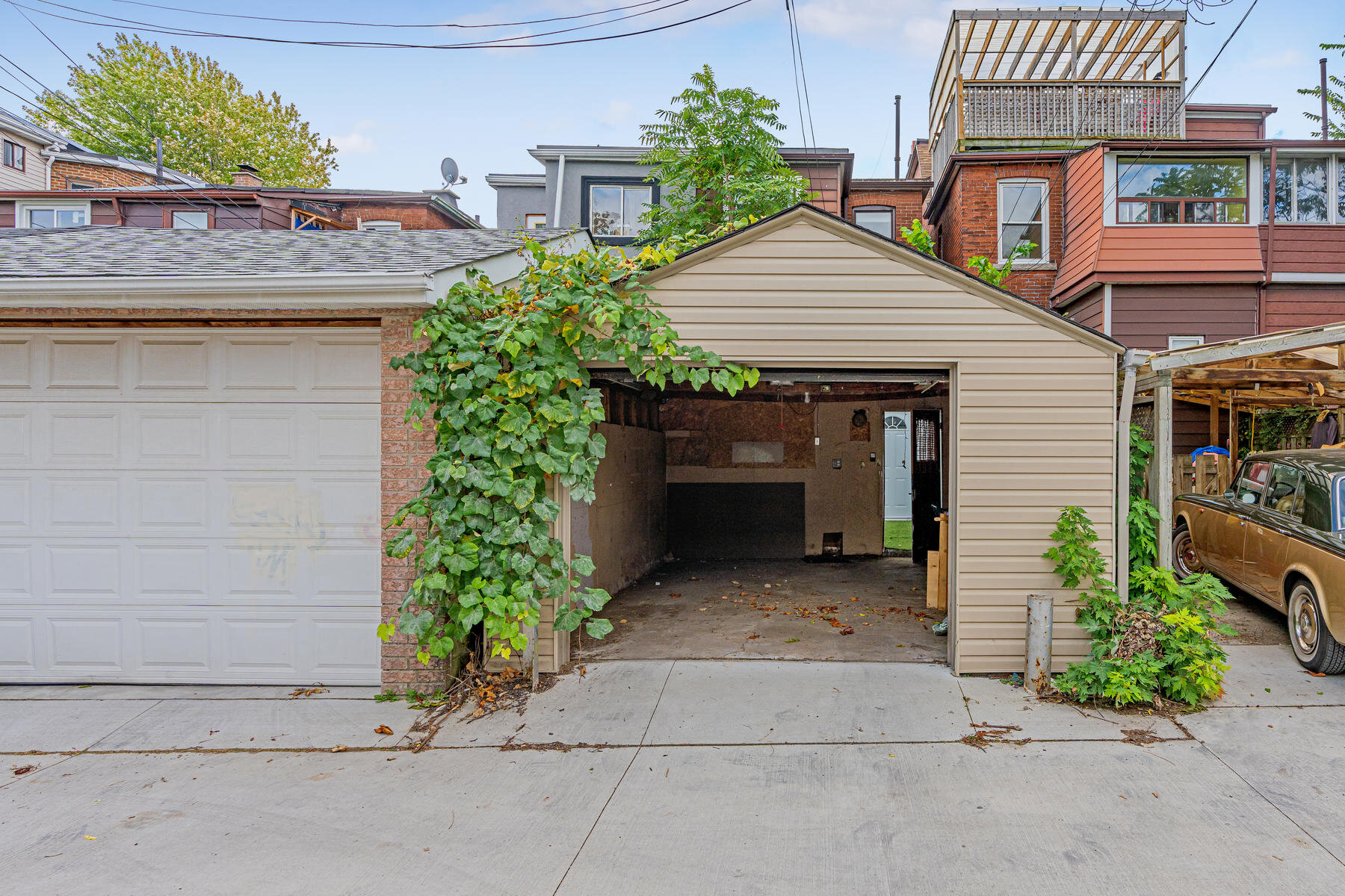 164 Essex Street Toronto ON-036-018-Garage-MLS_Size.jpg