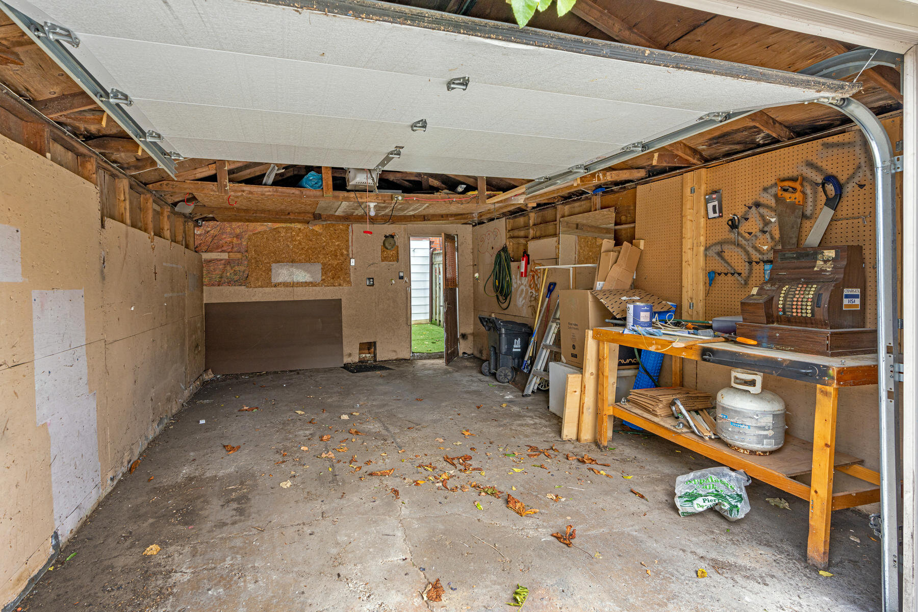 164 Essex Street Toronto ON-038-027-Garage-MLS_Size.jpg