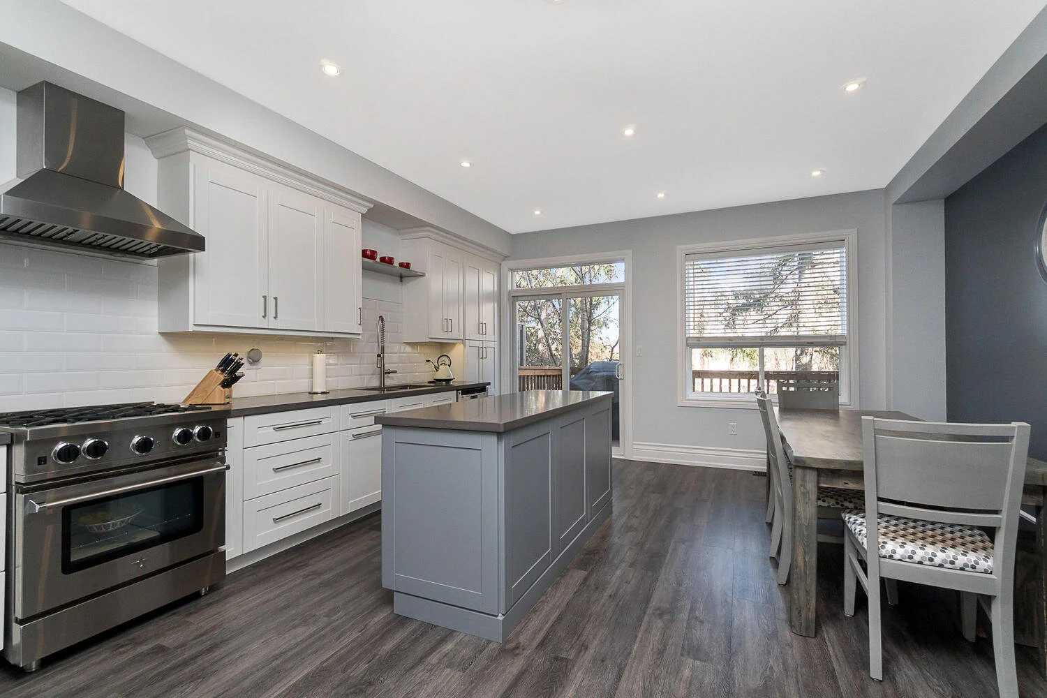 3071 treadswell 5 mississauga-large-011-010-Dining RoomKitchen-1500x1000-72dpi.jpg