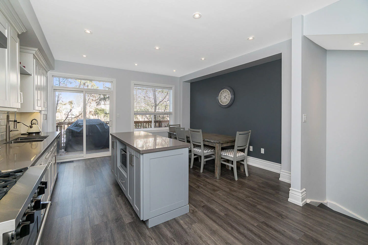 3071 treadswell 5 mississauga-large-016-014-Kitchen-1500x1000-72dpi.jpg