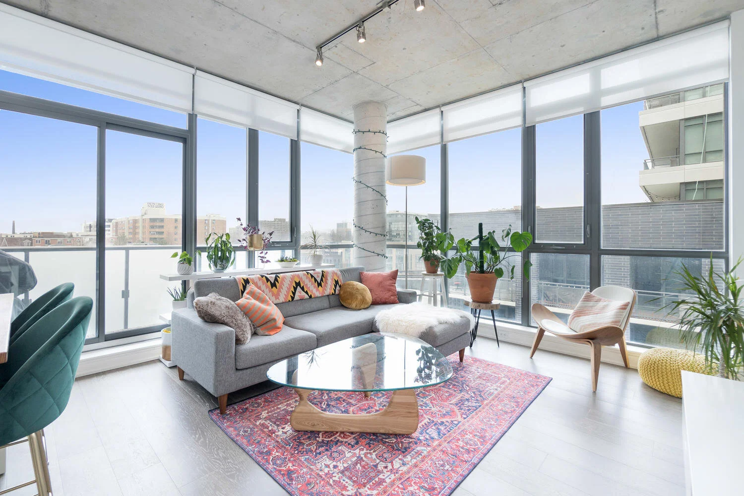 8 Gladstone Avenue 514 Toronto-large-014-010-Living Room-1500x1000-72dpi.jpg