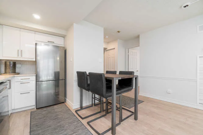 40 Scollard St Toronto ON M5R-small-008-013-KitchenBreakfast Area-666x444-72dpi.jpg