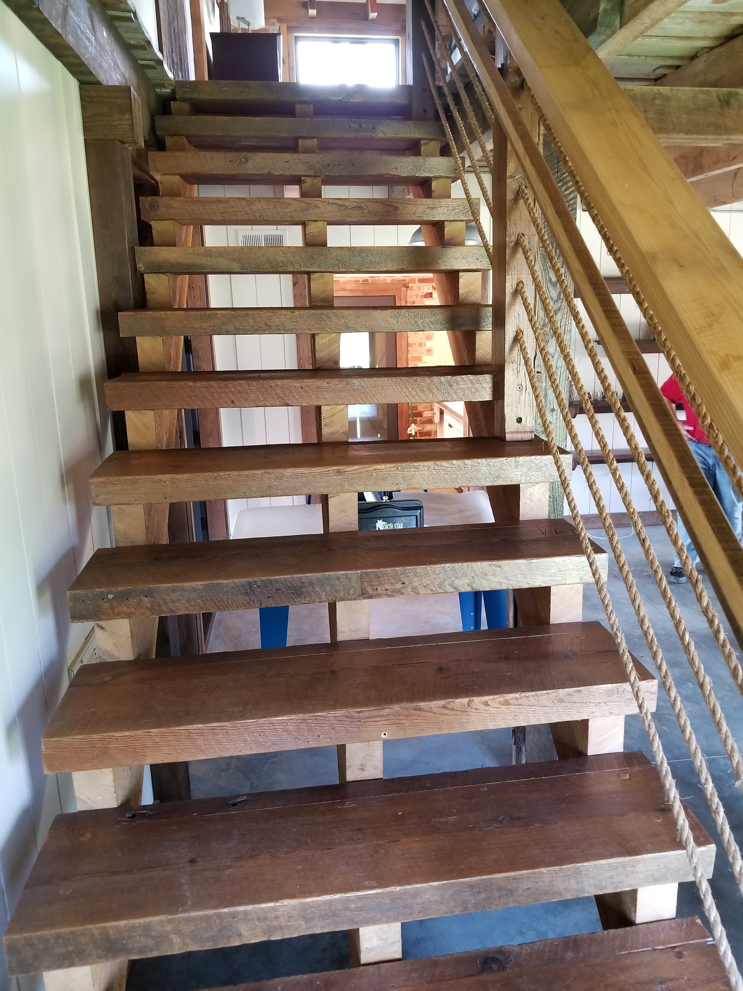 New stairway with roping bannisters
